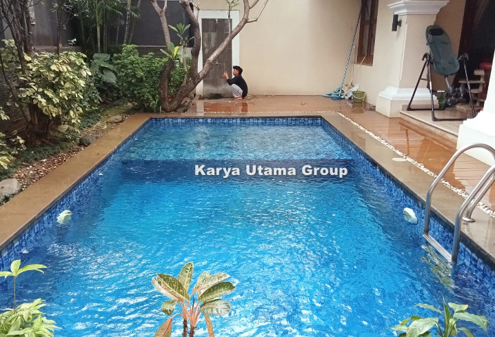 penempatan kolam renang
